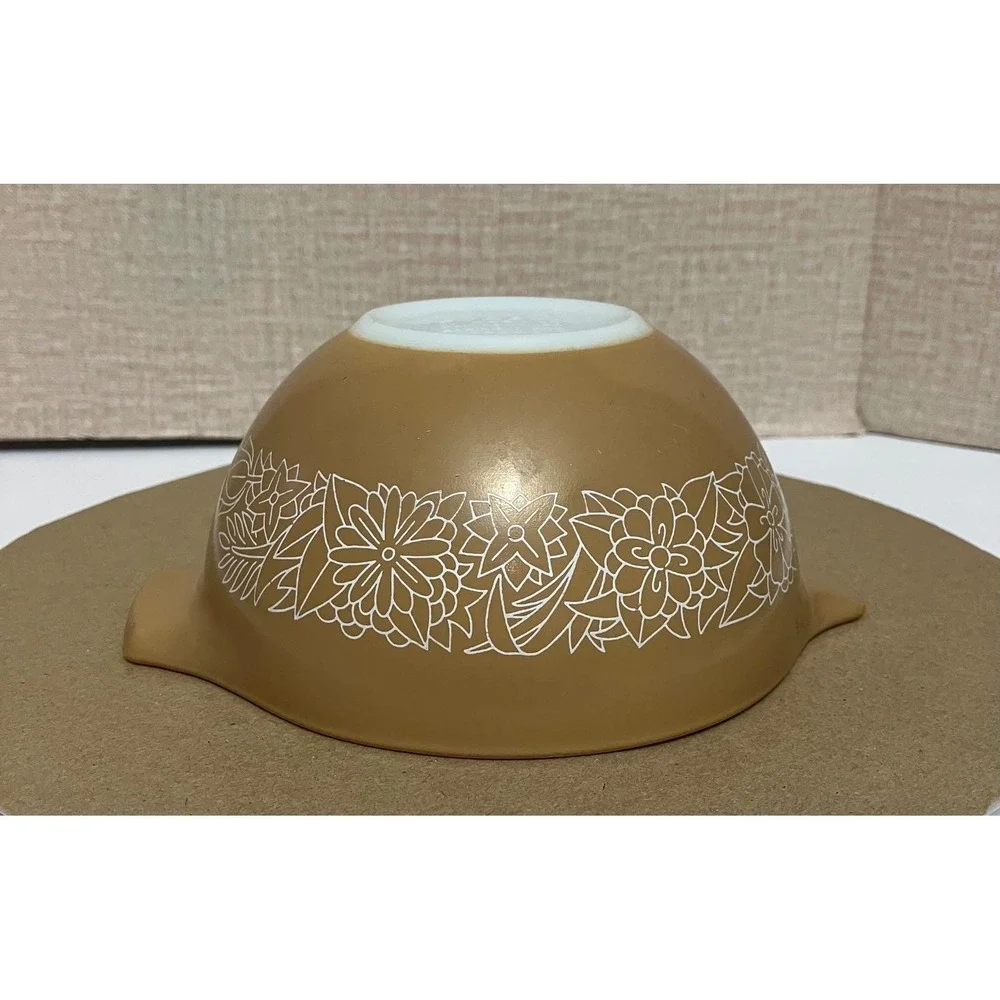 Pyrex Cinderella Mixing Bowl 441 1.5 Pint Gold Excellent Butterfly Gold Floral